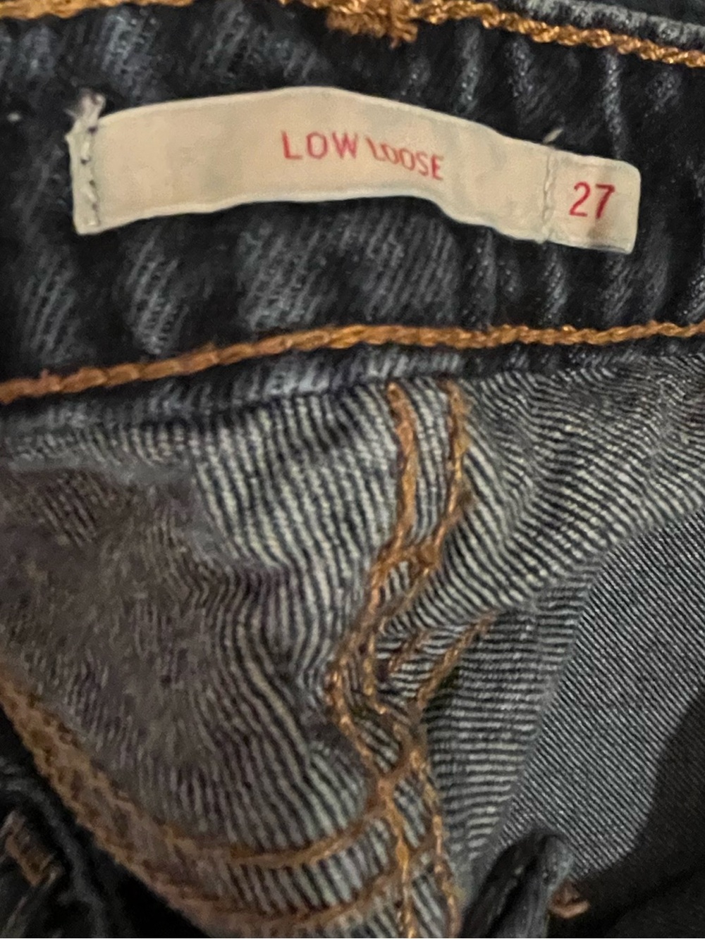 Levi's Women’s Low Loose Jeans. Size: 27. - Picture 8 of 9
